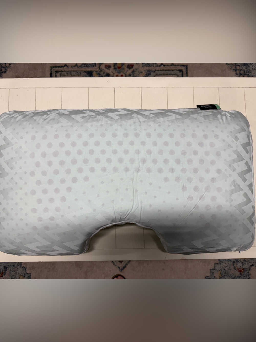 Malone Shoulder Zoned Dough Pillow with Peppermint Oil Spritzer - NWT - Picture 5 of 9